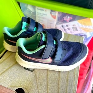 Girls Nike Size 9 dark blue